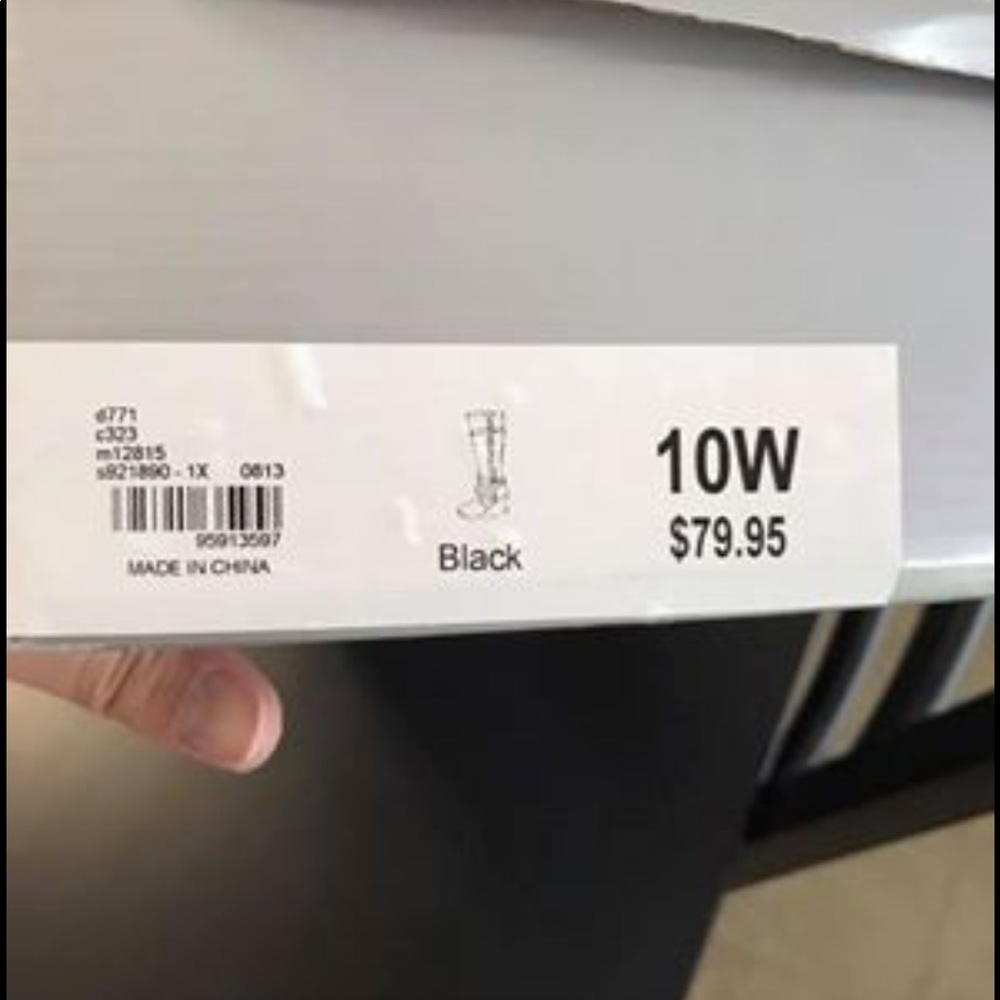 Boots in black and chocolate brown. Bundle.